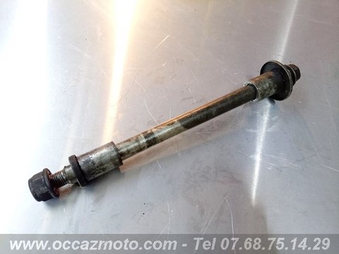 Axe de roue avant Suzuki 750 GSXF