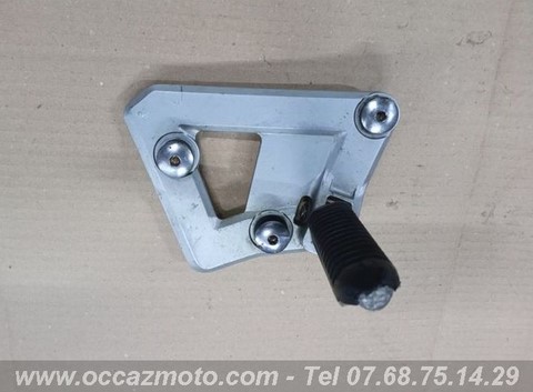 Platine repose pied avant gauche Suzuki 750 GSXF