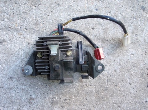 Regulateur Honda CX 500 avec support