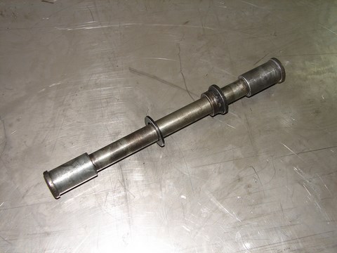 Axe de roue avant de Kawasaki 1000 GTR