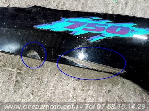 Cache latéral arrière droite Suzuki GSX-750-F