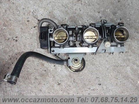 Rampe injection de BMW K75