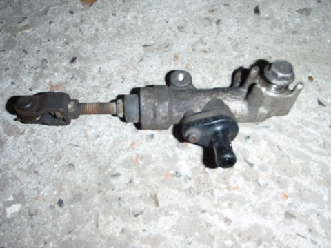 Maitre cylindre arriere Suzuki GS 500