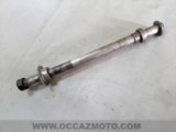 Axe roue arriere Honda CBR 600 PC23