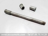 Axe de roue avant kawasaki GPZ 1000 RX
