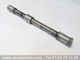 Axe de roue avant Honda CB 650 RC03
